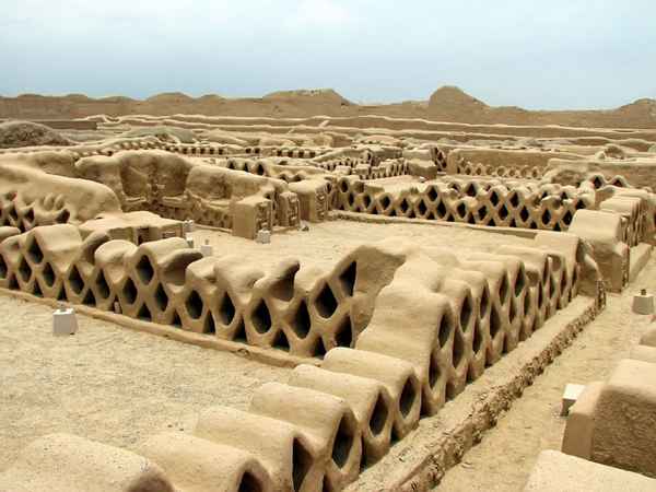 Чан-Чан - крупнейший сохранившийся город, созданный из грязи  